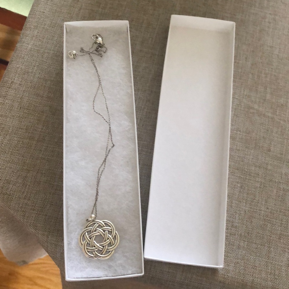EUC Silver Brighton Celtic knot necklace